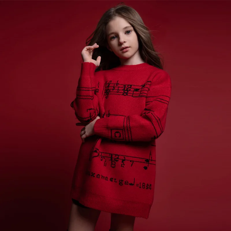 Новогодний свитер для девочек с принтом в виде нот осенний средней длины