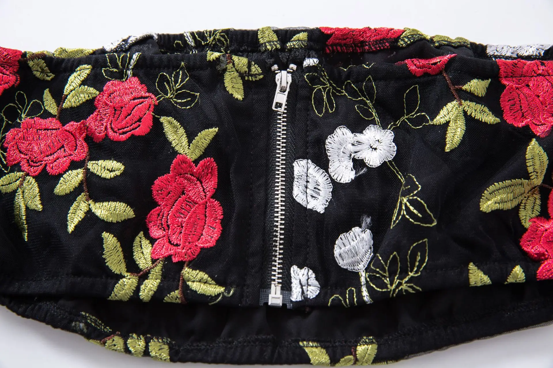 

2020 Lace Bra Top European and American Popular Embroidered Long-Sleeved Ultra-Short Tube Top