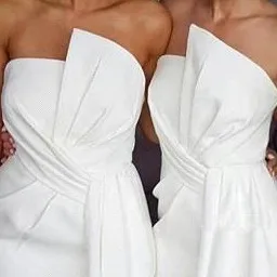 Последние простые белые платья подружки невесты Плиссированное без бретелек
