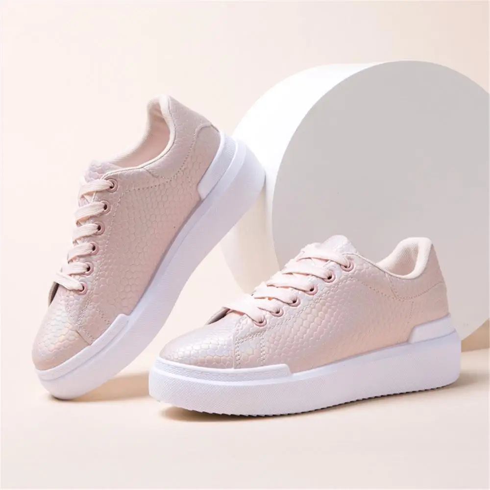 Женские Светоотражающие кроссовки на толстой платформе повседневные розового