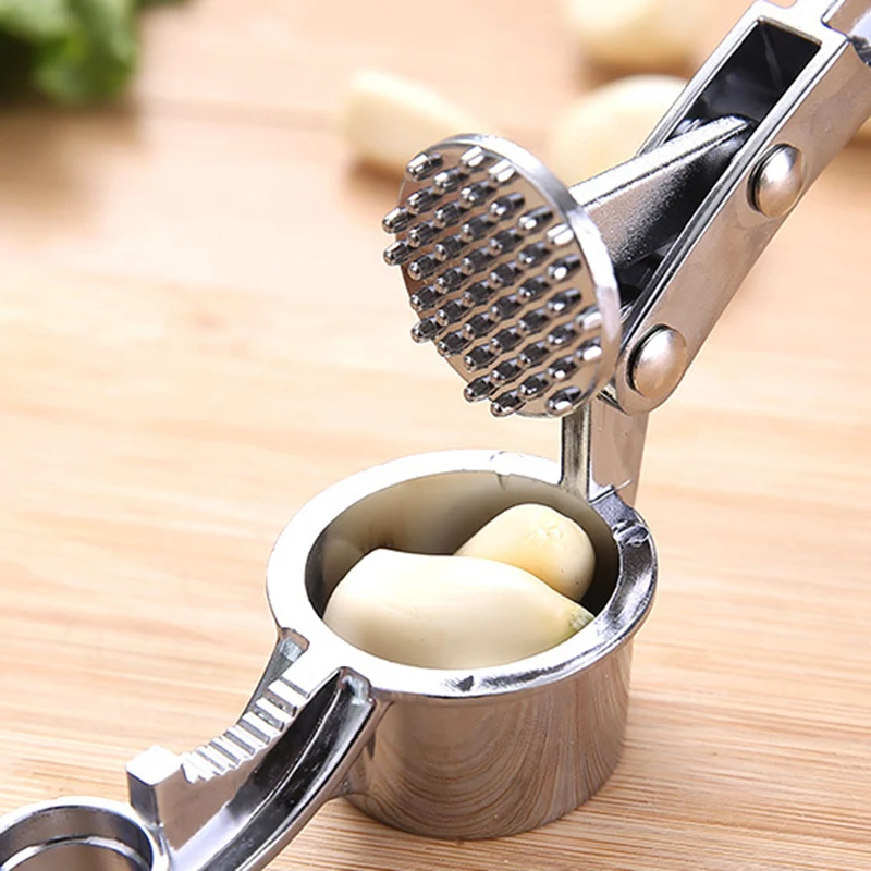 

Multifunction Garlic Press Aluminum Alloy Rustproof Garlic Cutter Anti-Slip Dishwasher Safe Kitchen Use Easy to Clean F