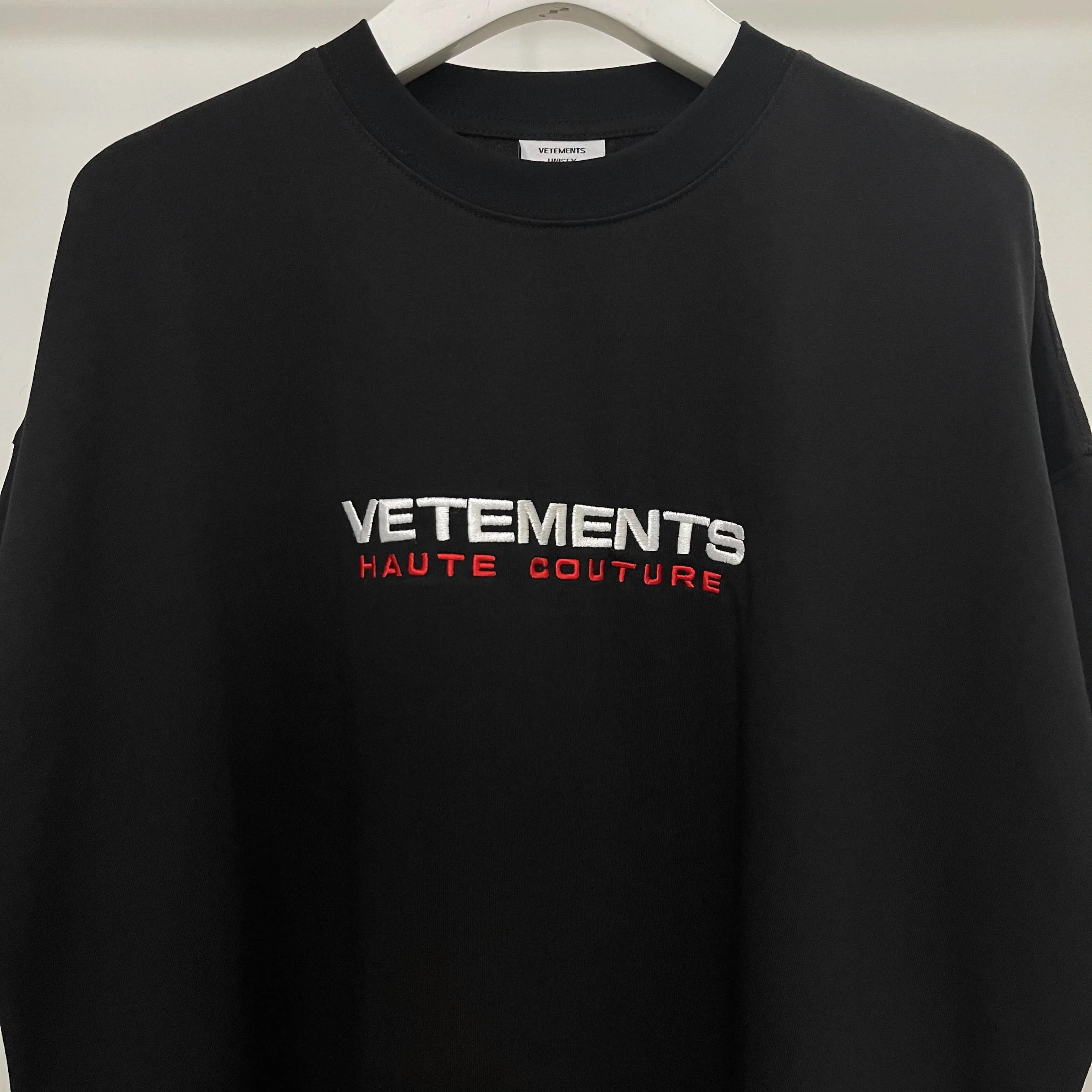 Белая футболка VETEMENTS Tick PERSON для мужчин и женщин мужская женская с принтом
