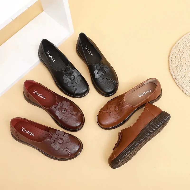 

Black Flower Vintage Shoes Summer For Elderly Women Soft Leather Flats Ladies Slip On Shoes Female Comfy Loafers Driving Shoes