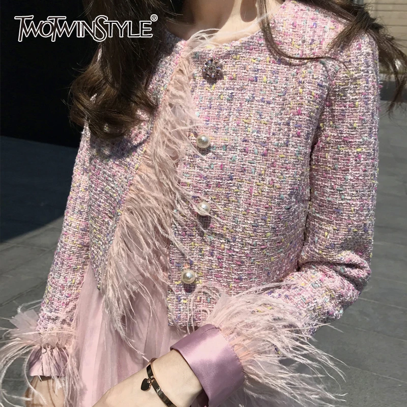 TWOTWINSTYLE перо длинный рукав жемчужная пуговица Розовый сладкий короткий жакет