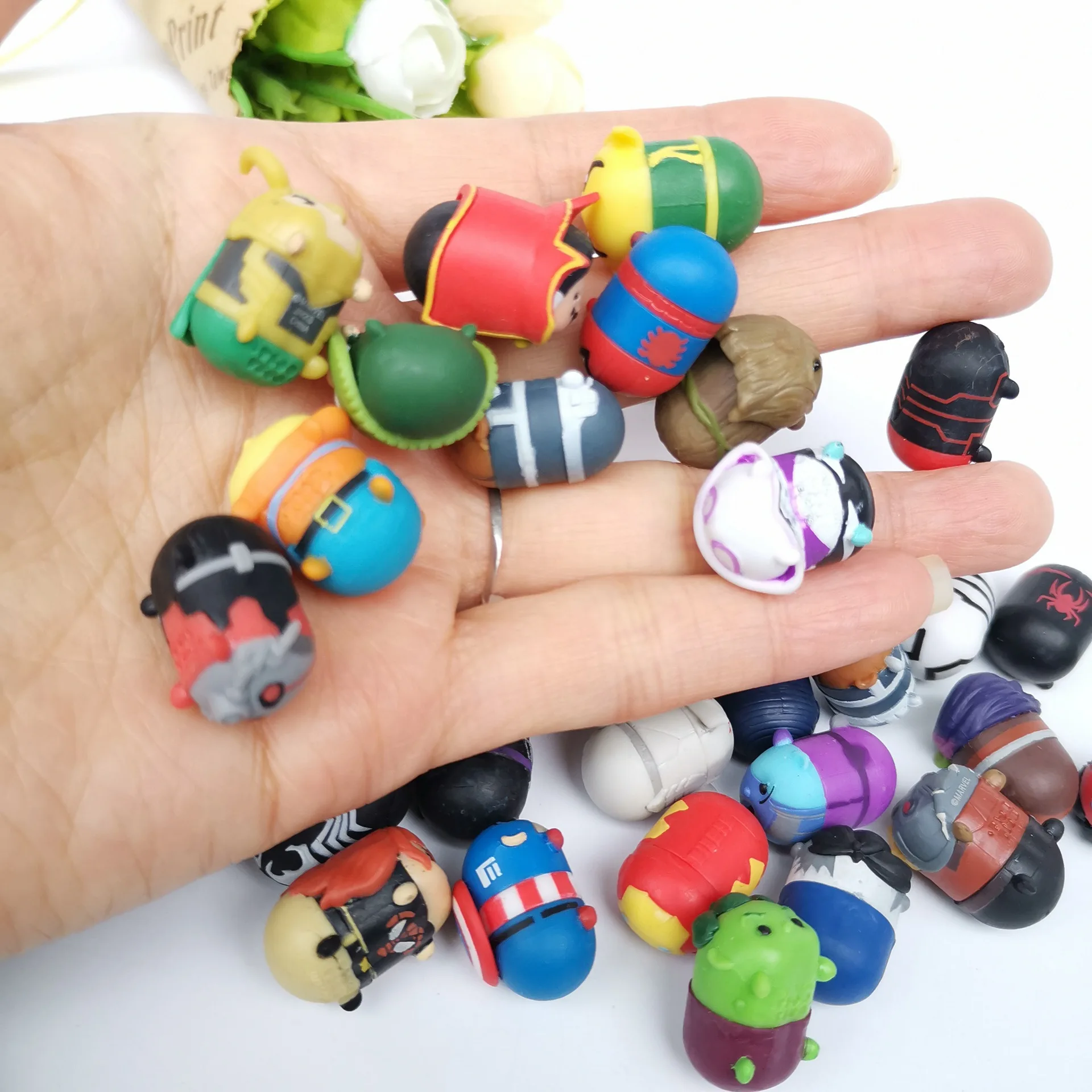 50 шт./100 шт 1 5 2 см оптовая продажа Супер Герои Мультфильм Аниме Фигурки игрушки