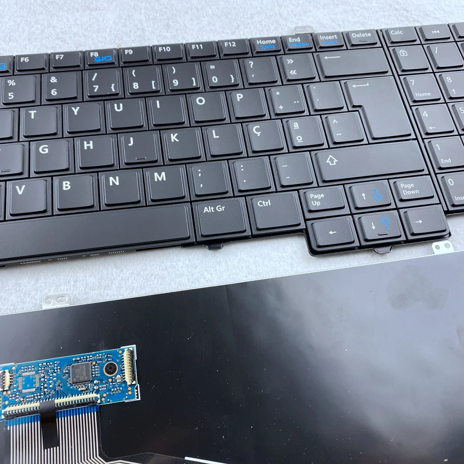 Португальская Клавиатура для ноутбука dell Latitude 15-5000 E5540 черная Раскладка |