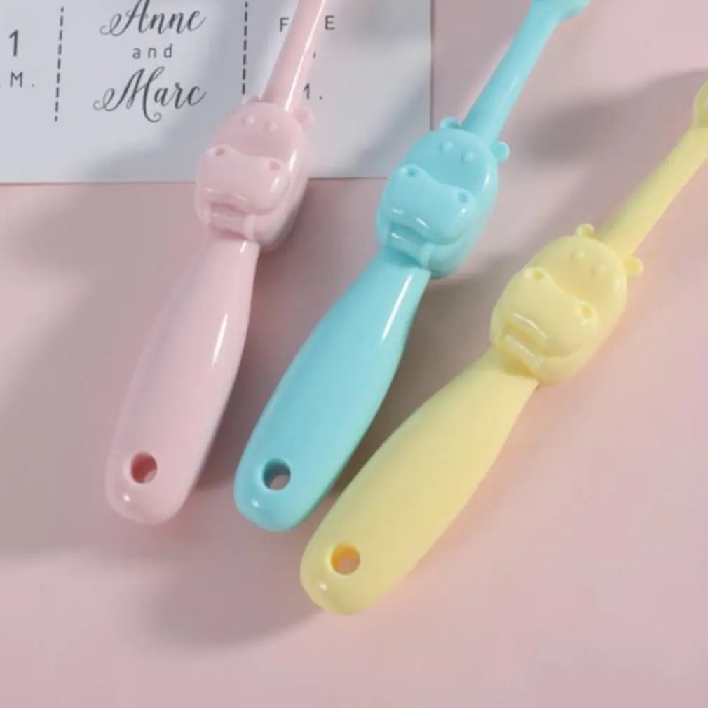 Зубная щетка детская с мягкой щетиной мультяшный чистый цвет в стиле Бегемот