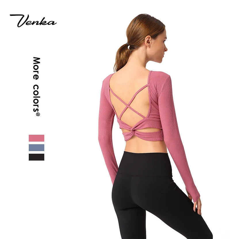 Женский укороченный топ с открытой спиной длинными рукавами и вырезами для