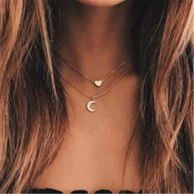 Женское колье-чокер с маленькими сердечками золотистого/серебристого цвета