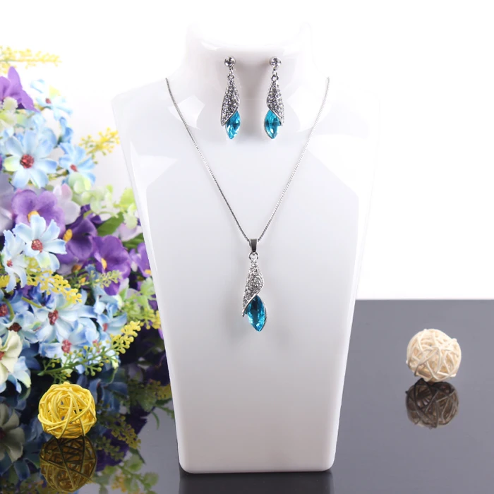 

3pcs/lot Jewelry Display Mannequin Acrylic Jewelry Showing Stand Bust Portrait Rack For Necklace Pendant Earring Display
