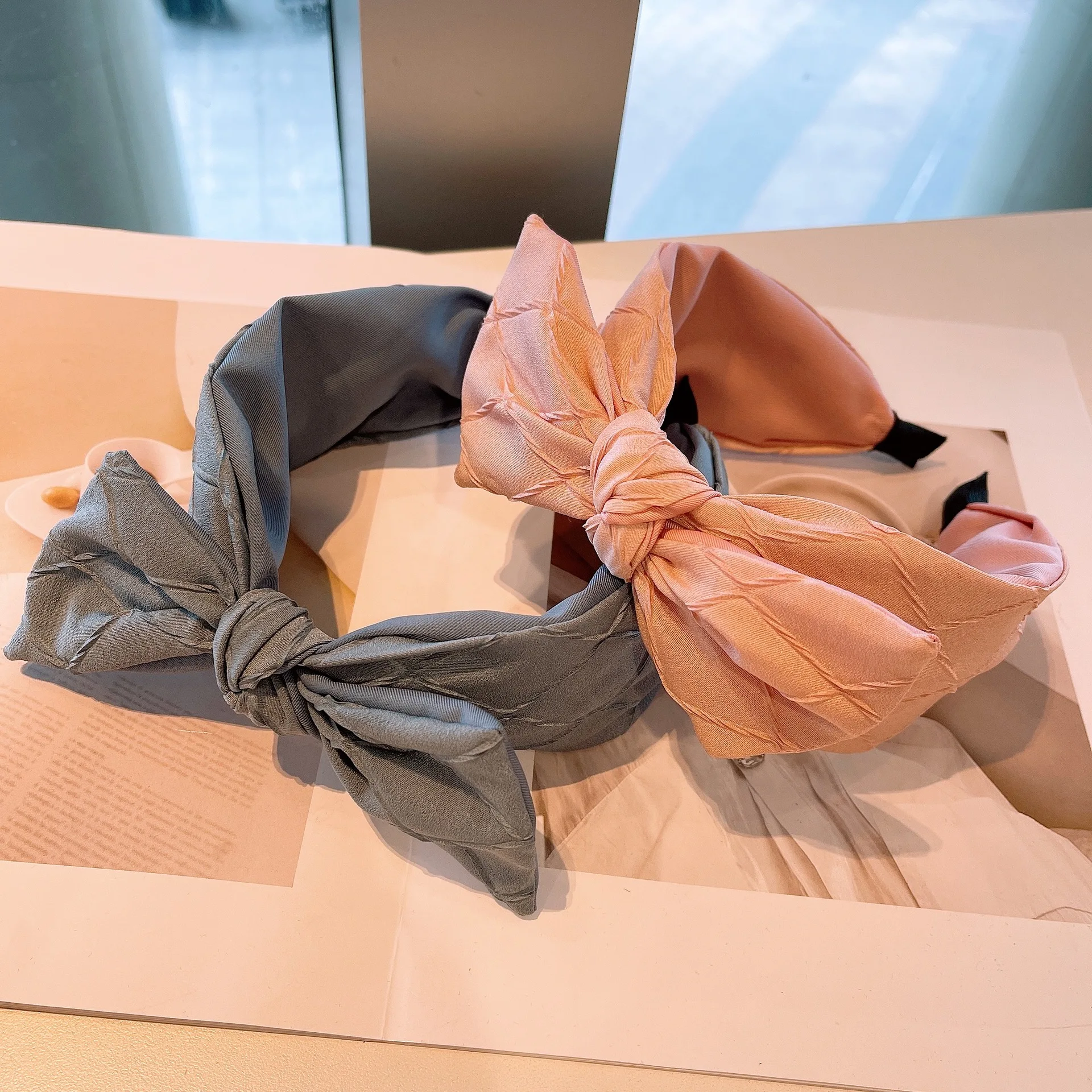 

2021 Retro Fold Small Fragrant Headband Wind Square Dark Pattern Bow Wide Knotted Hairband Women Girls Hair Accessories