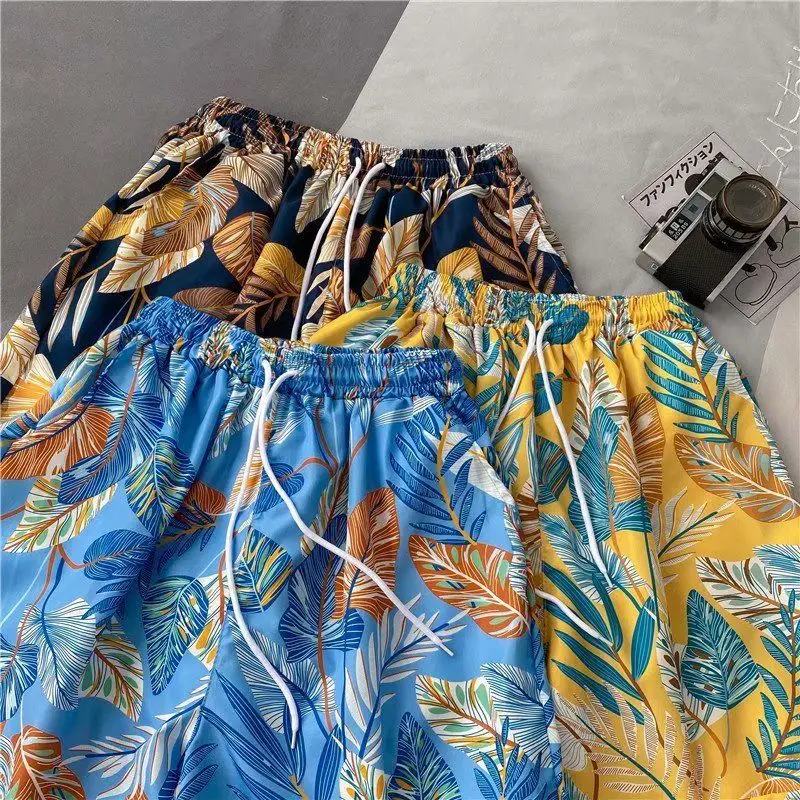 Men's Summer Beach Shorts Vacation Loose Breathable Flower Pants Bright and Versatile Young Couples Trend 2021 Seaside Pants