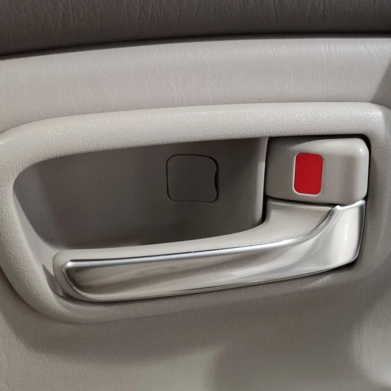 Хромированные накладки обрамления на внутренние ручки открывания дверей крючки