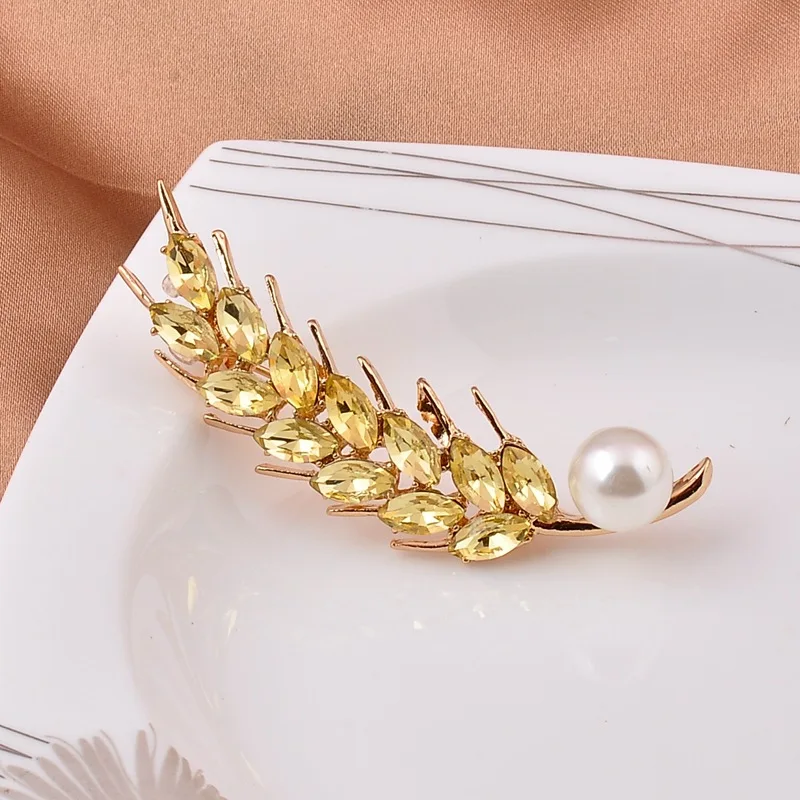 

Gold Wheat Ear Pearl Brooch Women Men Suits Coat Pins Design Clothing Accessories Unisex Birthday Gift Fashion Jewelry Wholesale