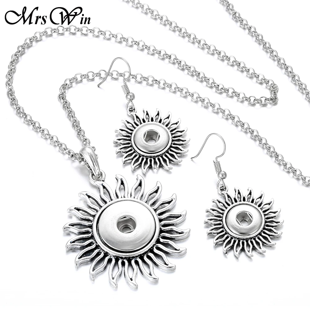 Комплект женских ювелирных изделий из колье и серёг серебристого цвета 18