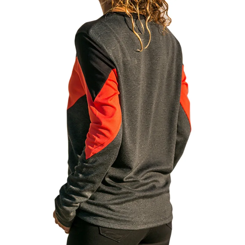 

Hoodies & Sweatshirts