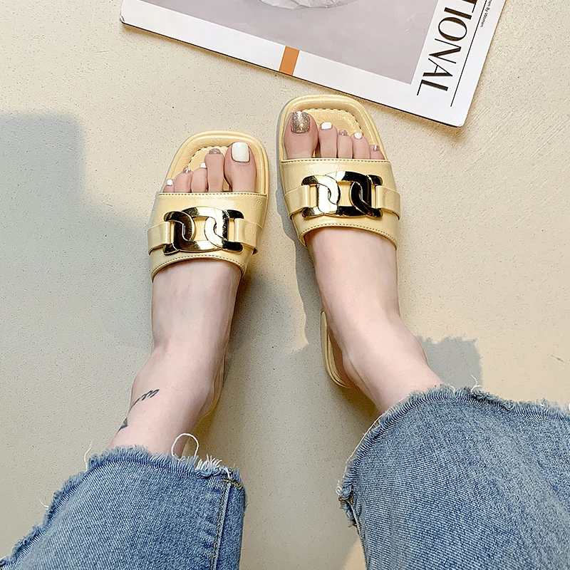 

Square heel Female Shoes Summer Clogs Woman Ladies' Slippers Rivet Luxury Slides Med Block 2021 Beach Soft Designer Hoof Heels M