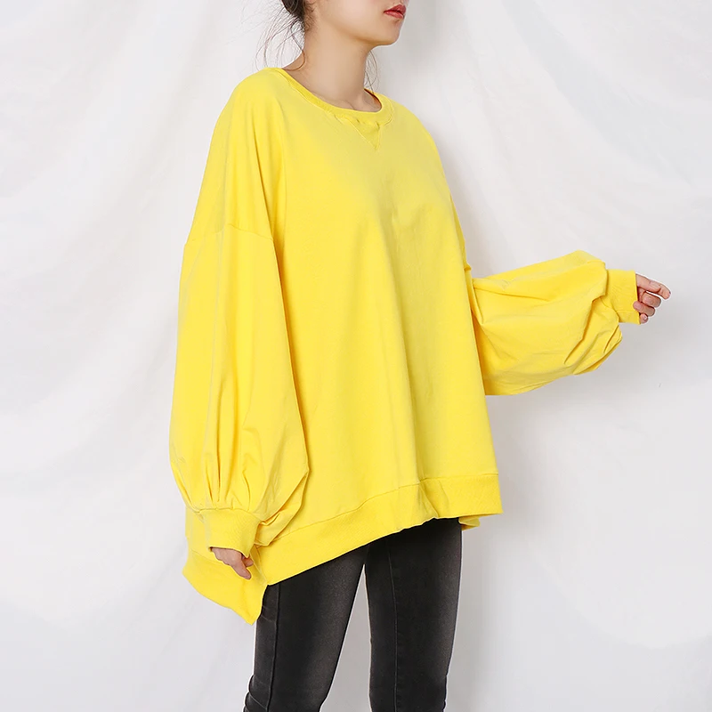 

TWOTWINSTYLE White Casual Sweatshirt For Women O Neck Batwing Sleeve Loose Should Sweatshirts Female 2020 Fall Fashion New Tide