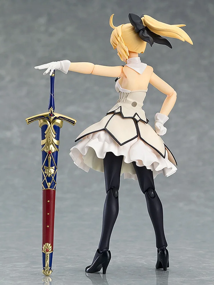 

15cm Fate stay night saber figure PVC toys collection anime cartoon model toys collectible for friend gift