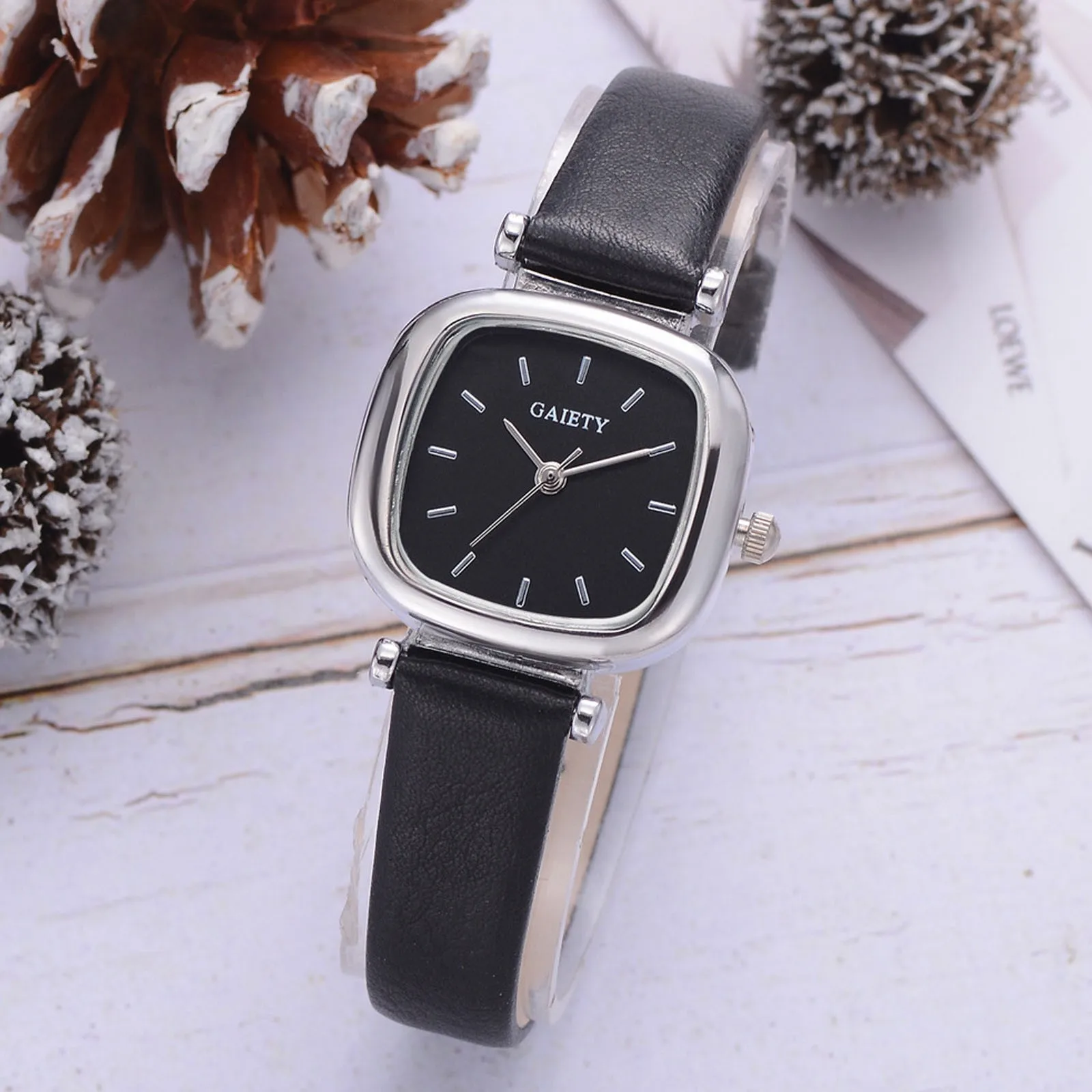 

Fashion Watches Women Leather Strap Quartz Wristwatch Simple Vintage Small Dial Female Clock Casual Ladies Watch Gift Relogio