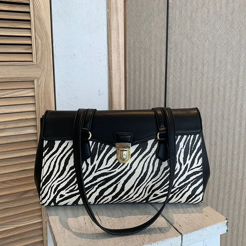 

Top Designer Striped Hasp Womens Casual Armpit Design Shoulder Bag Soft Handle Zebra Pattern Vintage Mixed Colors Handbag