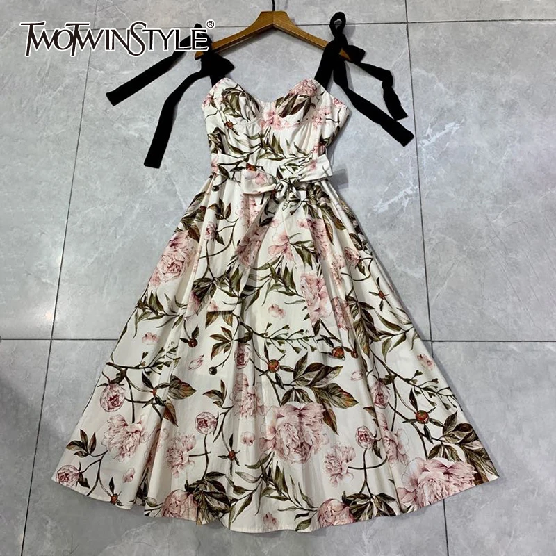 Женское платье на бретельках TWOTWINSTYLE летнее миди без рукавов с высокой талией и