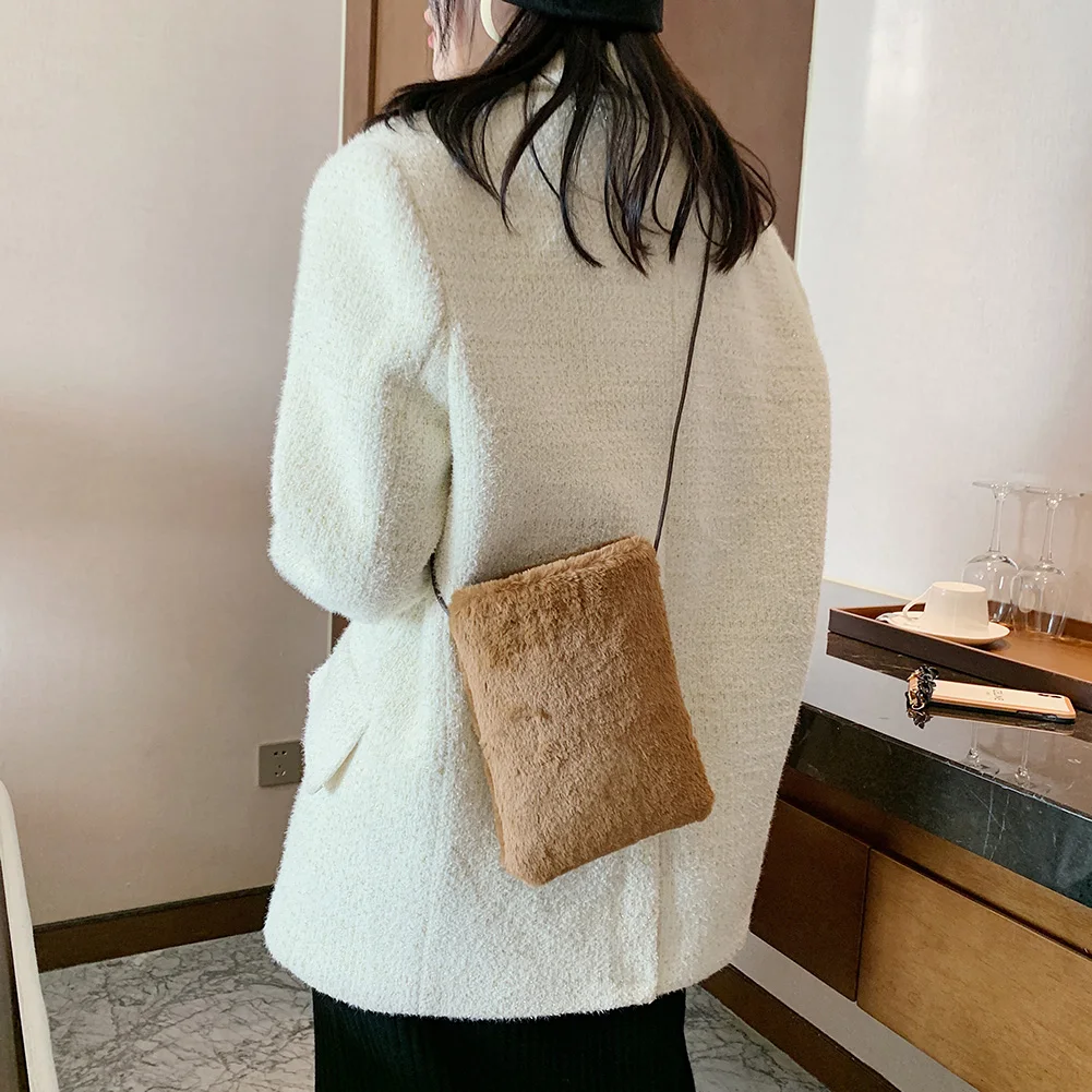 

Women Handbags Designer Shoulder Bag Large Capacity Totes Lady Luxury Plush Street Purse Bag Buckets Bag 2020 Trend