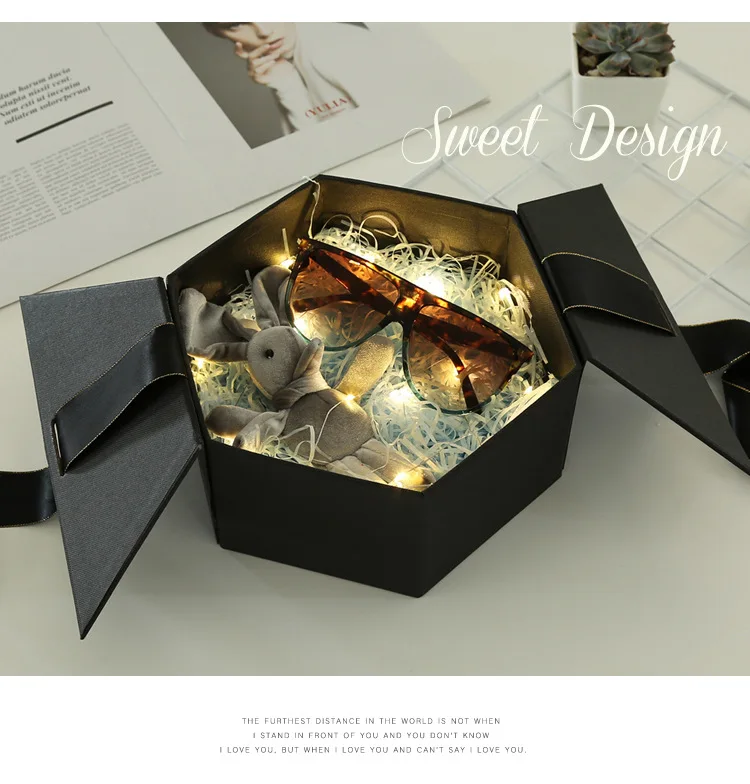 Подарочная коробка на день рождения высококлассная с шестигранным узором для