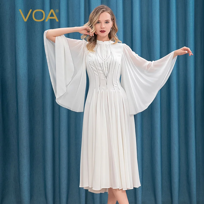 

VOA Heavyweight Silk 30m/m White Half-Collar Flounced Sleeves Black Arch Needle Mix Material Stitching Pleated Dress Party AE216