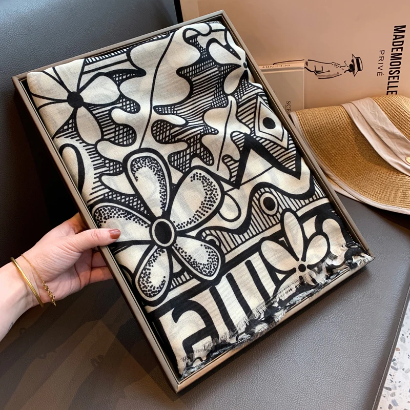 

2021 Summer scarf women silk cotton linen sunscreen shawls beach scarves for women luxury Fashion shading thin silk scarf