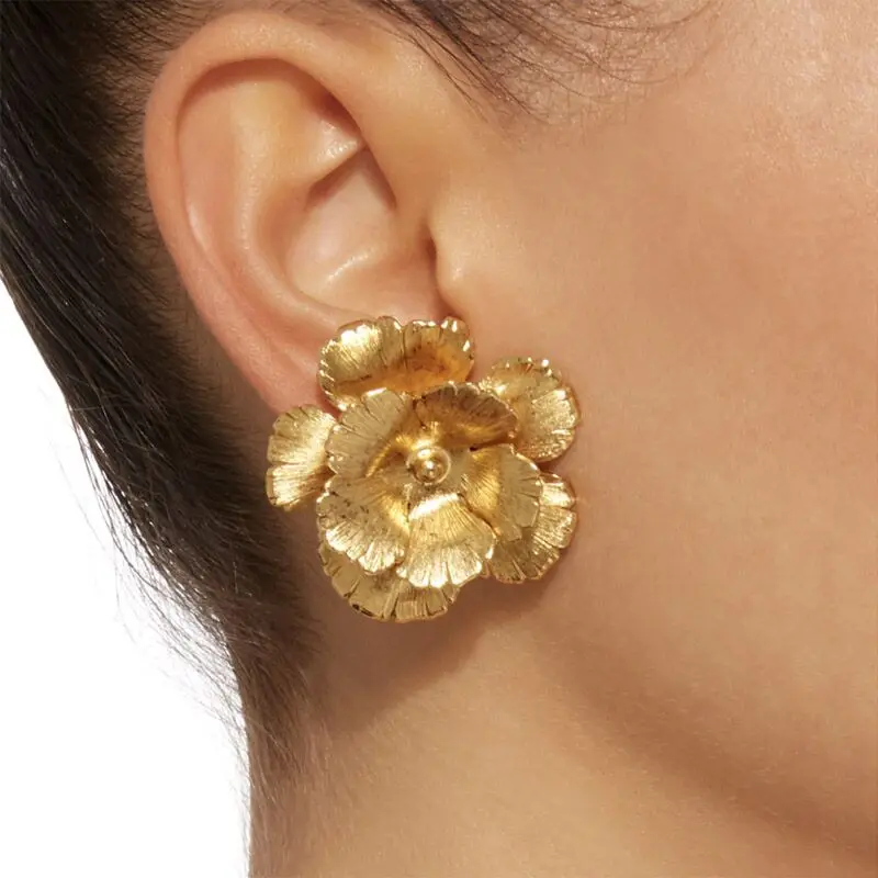 Женские серьги с золотыми цветами в европейском и американском