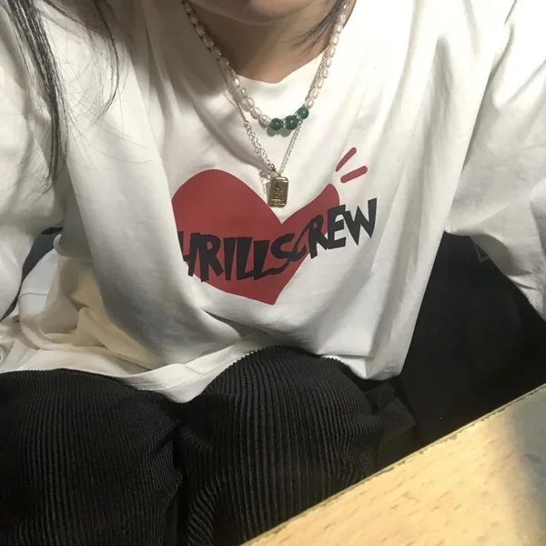 4 размера Повседневная белая универсальная базовая футболка с сердечками и