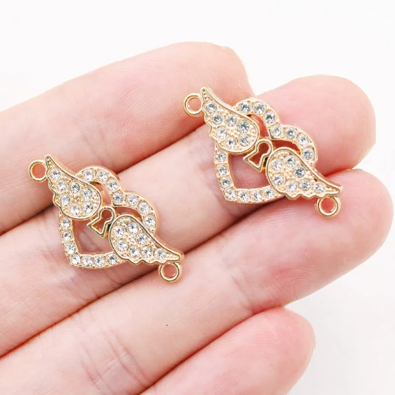 Кулон-подвеска в форме сердца с крыльями, символизирующими любовь и украшенная стразами, соединитель для браслетов, цвет золота, 8 штук, артикул P44.