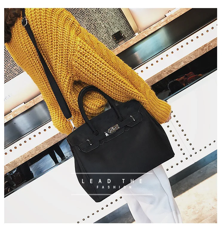 

Snow Beauty's New European and American Classic Women's One Shoulder Hand-held Frosted Bag Purses and Handbags Handbags