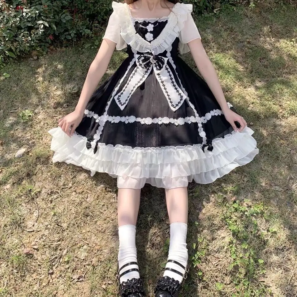 

Gothic Lolita's Extremely Black Brun OP Classical Palace Dark Flower Wedding Dress Tea Party Dress