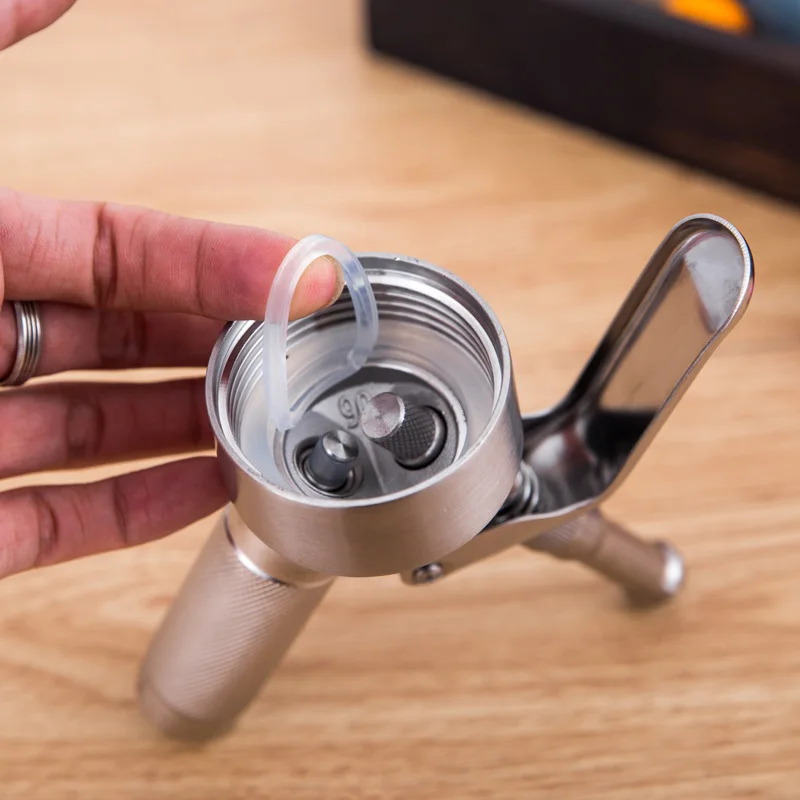 

Coffee Butter Gun Foaming Machine Fresh Butter Butter Cake Dessert Mounting Gun Air Tank Foaming Machine