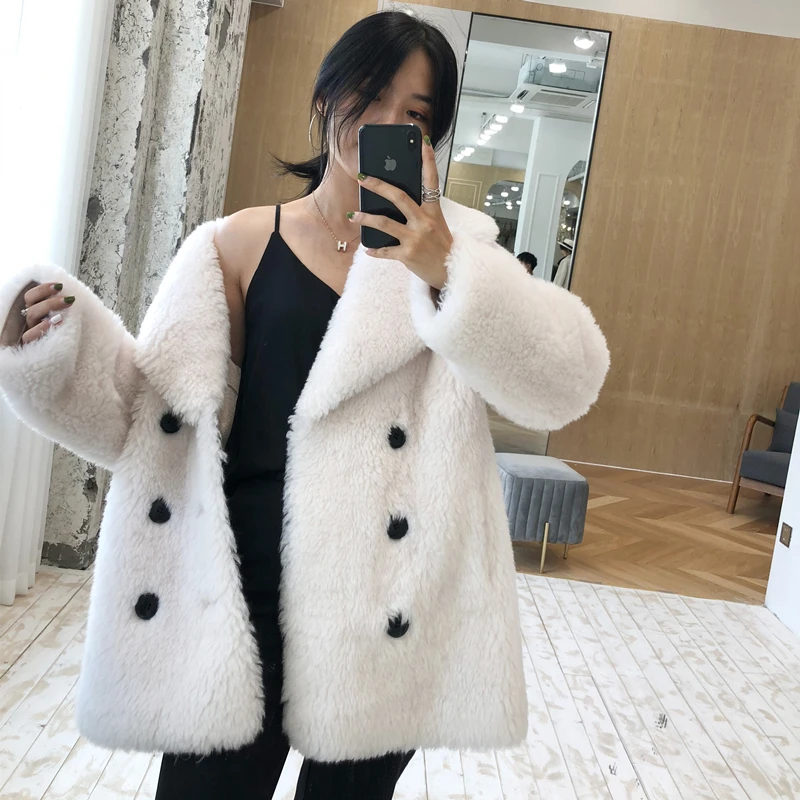 

Women 2020 Winter Fashion Real Sheep Fur Coat Female Double-Breasted Casual Warm Wool Jacket Overcoats Natural Fur Outerwear A04