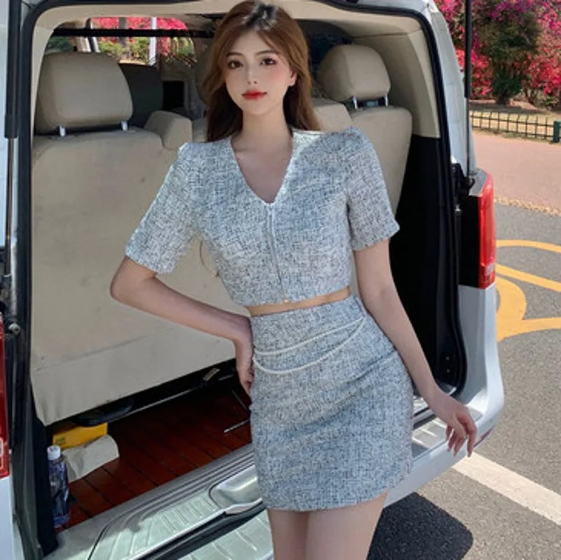 

2021 summer Elegant temperament women 2 Piece Sets Tweed Skirt Suit Korean short sleeve V neck Tweed Tops + Slim Pearl Bag hip