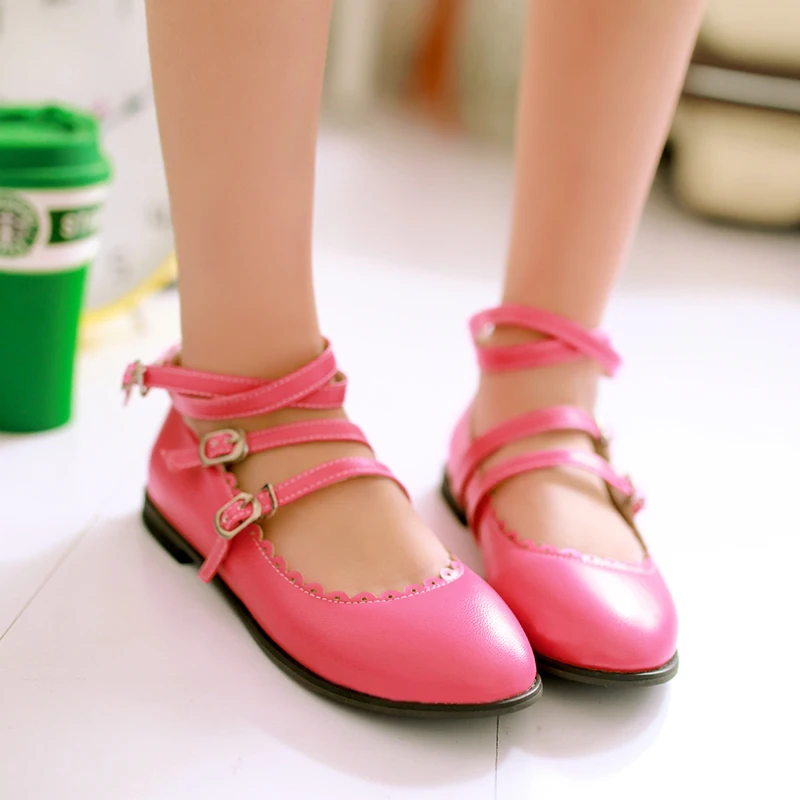 Туфли женские на плоской подошве с круглым носком и ремешком щиколотке|Обувь без