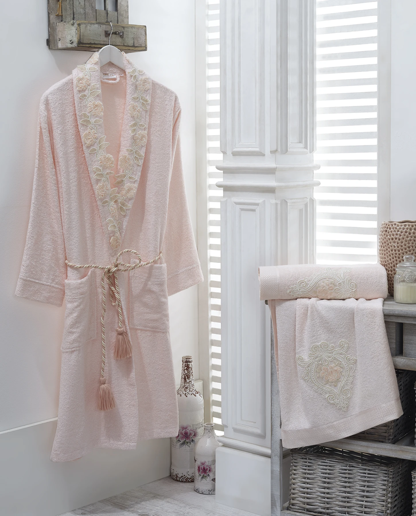 

MSSE BAMBOO LACED 3 PIECE BATHROBES KIT
