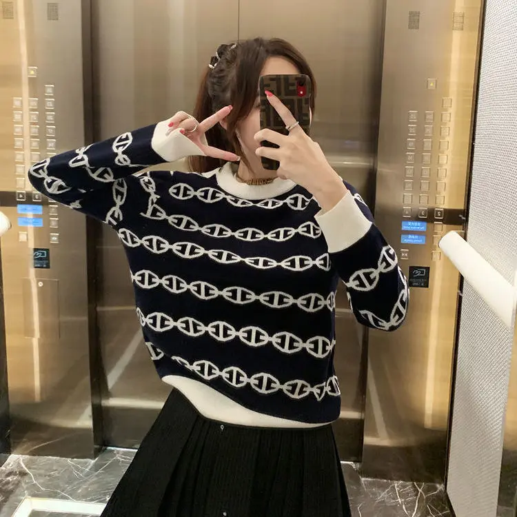 

Temperament long-sleeved knitwear niche retro coat autumn and winter wear inside Joker sweater women