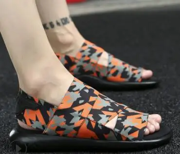 Новинка 2019 летние дышащие мужские сандалии и шлепанцы Корейская версия открытый