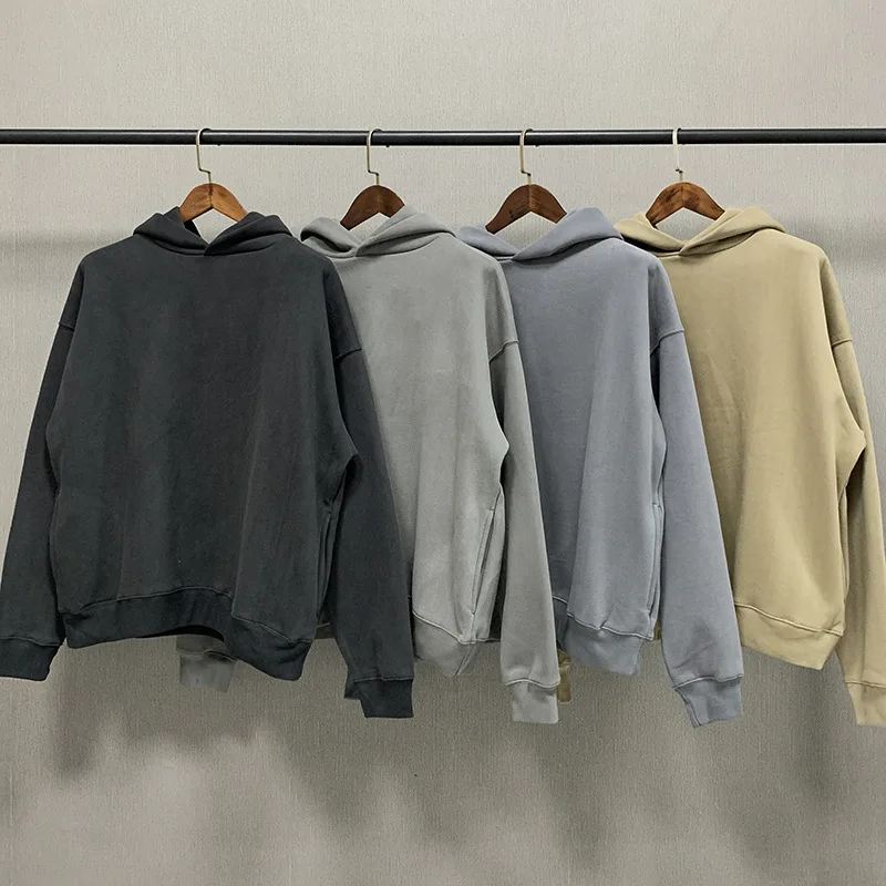 

Hoodies & Sweatshirts