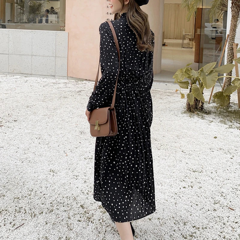 Шифоновое облегающее Платье макси с высокой талией и длинным рукавом в горошек |