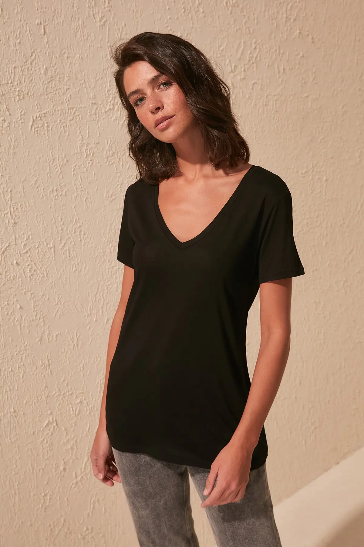 

Trendyol Viscose Blended V-Neck Basic Knitted T-Shirt TWOSS20TS0131