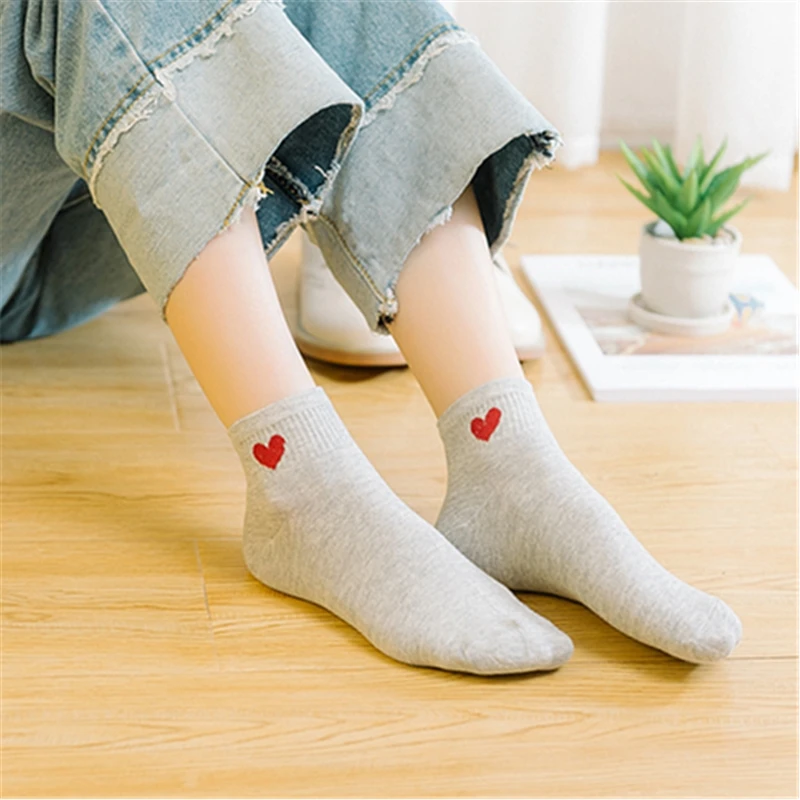 

Fashion Women Heart-Shaped Socks Cotton Love Short Socks Ladies Comfortable Ankle Low Socks Breathable Black