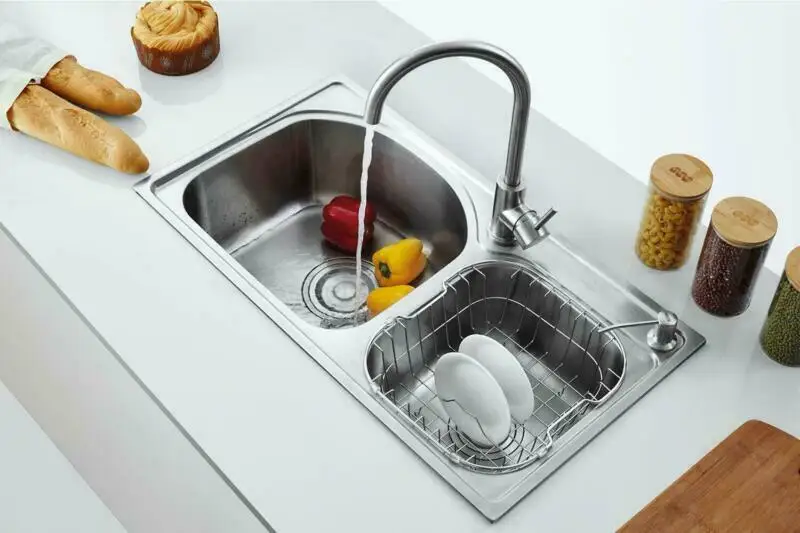 

Kitchen Sink Faucet, Single Handle Kitchen Faucet 360 Degree Swivel Hot & Cold Water Spout 304 Stainless Steel Body