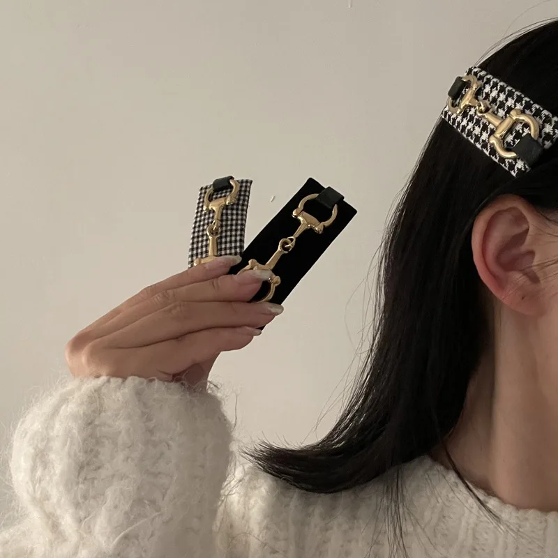АОМУ Корея Ретро Металлическая Пряжка Черно-белая Бархатная Клетчатая Заколка на Ободке для Девочки Аксессуары для Волос с Темпераментом.