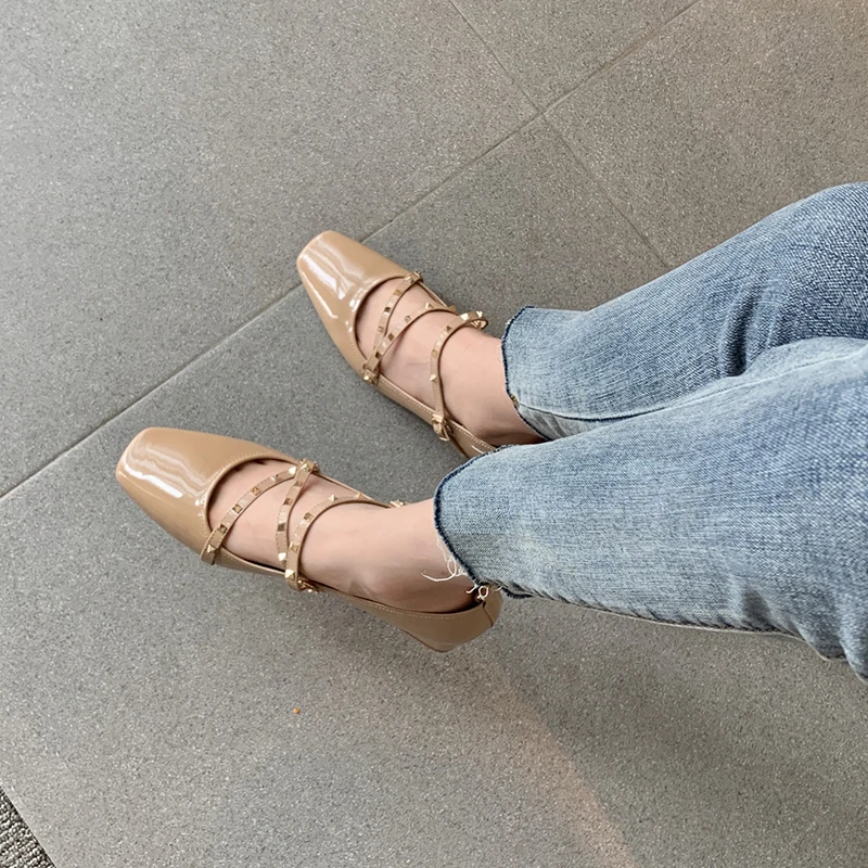 

2020 spring and autumn new shallow mouth thick heel Mary Jane shoes women all-match rivet leather mid-heel shoes X410