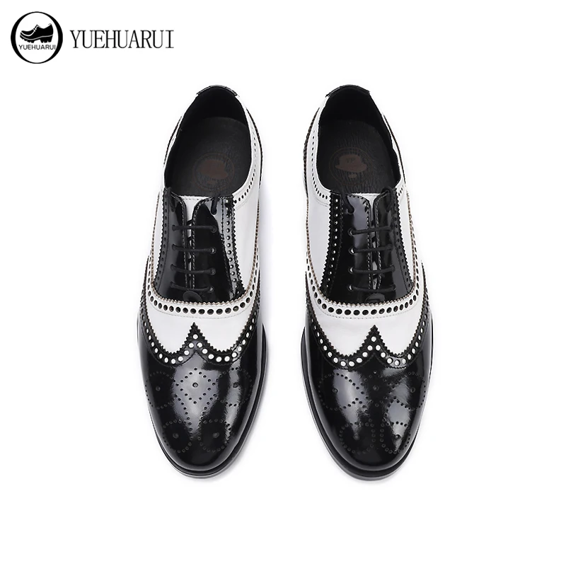 Мужские туфли-броги в стиле ретро черно-белые из натуральной кожи на резиновой